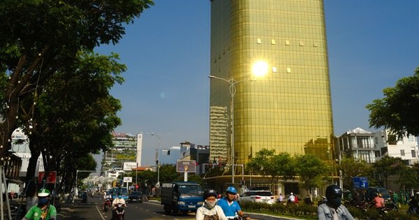 Đà Nẵng sẽ cưỡng chế khắc phục hai tòa nhà "dát vàng" trái phép
