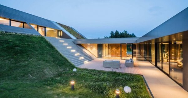 Tận hưởng cảnh đồng quê Ba Lan bình dị với ngôi nhà mái phủ xanh