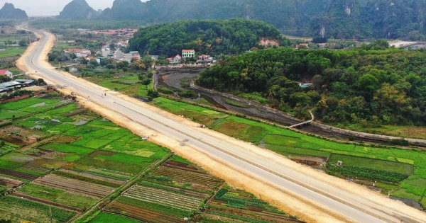 Quảng Ninh: không được phép tách thửa đất dưới 45m2 từ 15/8