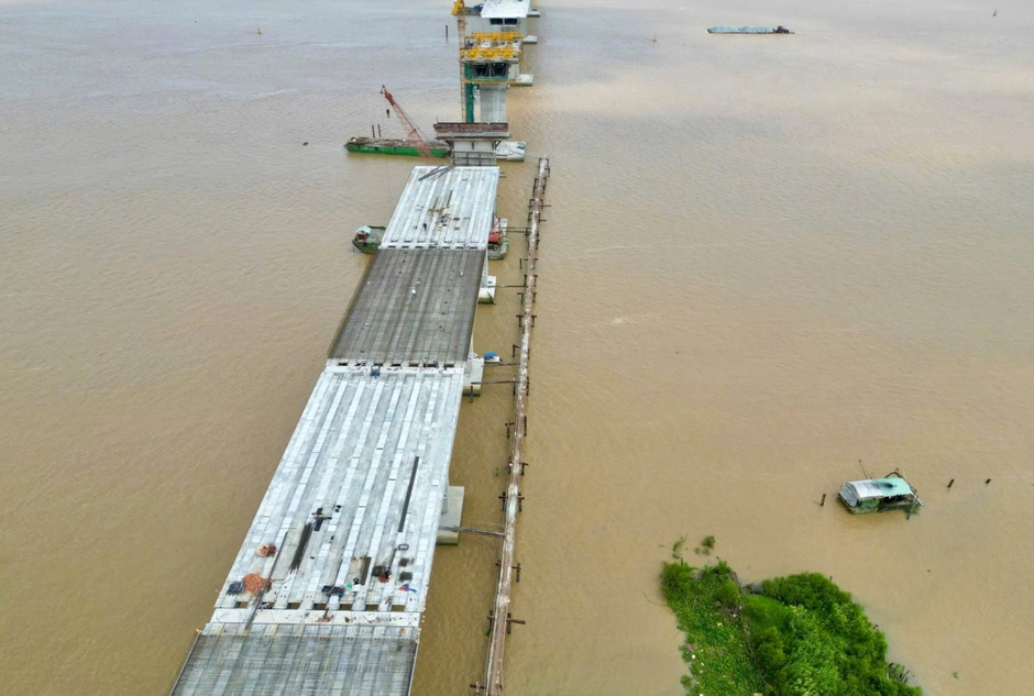 Tin vui cho Nhơn Trạch (Đồng Nai): Cây cầu gần 7.000 tỉ đồng hợp long nhịp đầu tiên, sân bay lớn nhất nước tăng tốc “về đích”